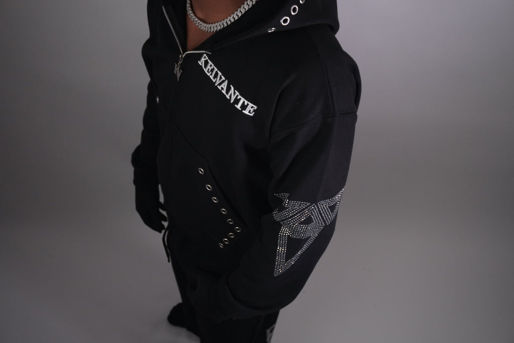 KELVANTE Signature Set – Hoodie & Pantalón Negro